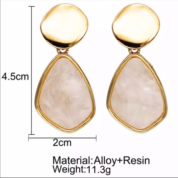 Geometric Gold Shell Earrings - Picture 2 of 5